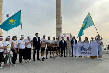 Фотография к новости: Месяц бежали марафонцы из Астаны до Актау