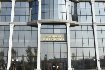 Фотография к новости: Главный судья Шымкента ходит на работу пешком