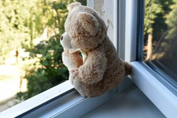 Фотография к новости: Школьница по неосторожности выпала из окна многоэтажки в Костанае