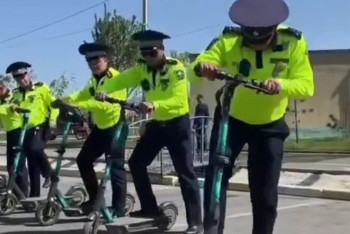 Фотография к новости: Смешное видео с полицейскими на самокатах оказалось фейком