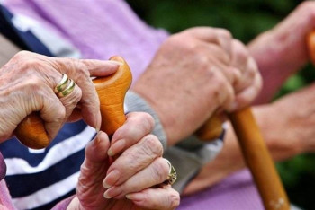 Фотография к новости: Пенсионеры смогут снять все накопления в ЕНПФ с 1 июля