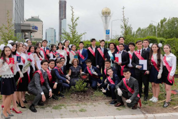 Фотография к новости: Выпускные вечера запретили проводить в кафе и ресторанах - Минпросвещения