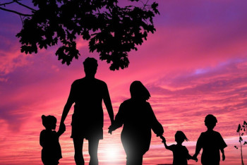 Фотография к новости: Каково это - быть приёмным родителем. Рассказ из первых уст и советы психолога