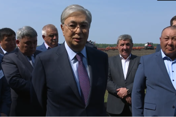 Фотография к новости: "Я оценил его шутку" — Токаев о предложении Лукашенко вступить в союзное государство