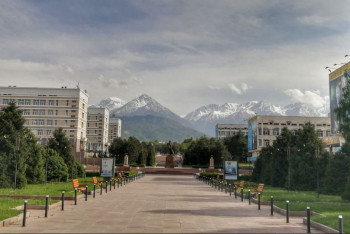 Фотография к новости: Прогулка по кладбищам, дегустация сыра и велопрогулки: новые тренды туризма в Алматы