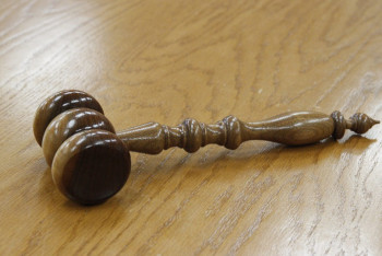 Фотография к новости: Главврач поликлиники в Алматы проведёт семь лет в колонии за растрату 79 млн тенге