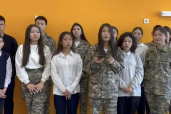 Фотография к новости: Директора школы уволили после видеообращения учеников в Астане