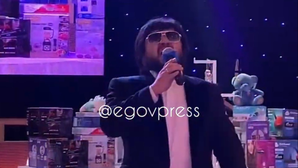 Бывший депутат Бекболат Тлеухан спел на свадьбе