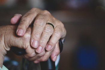 Фотография к новости: Дома престарелых и инвалидов будут распоряжаться деньгами подопечных в Казахстане