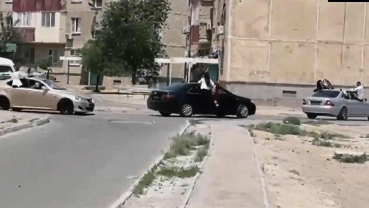 кадр из видео