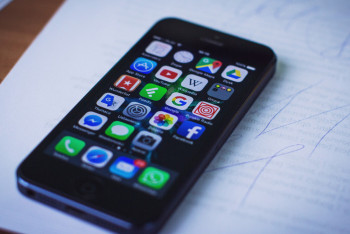 Фотография к новости: В какие приложения казахстанские дети чаще всего заходят с мобильных устройств