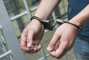 Фотография к новости: Замгендиректора "ОзенМунайГаза" задержали в Мангистау