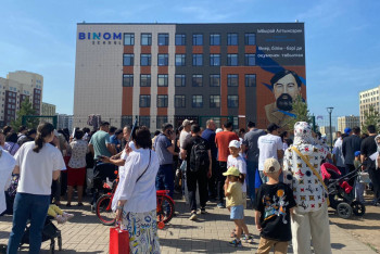 Борьба за образование. Столичные родители третий день дежурят у школы, чтобы записать детей