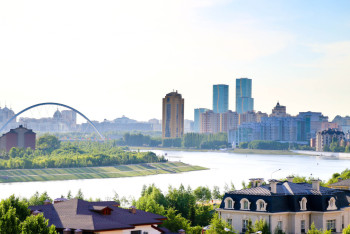 Фотография к новости: Грязь на каждом шагу: во что превратился один из красивейших мостов Астаны