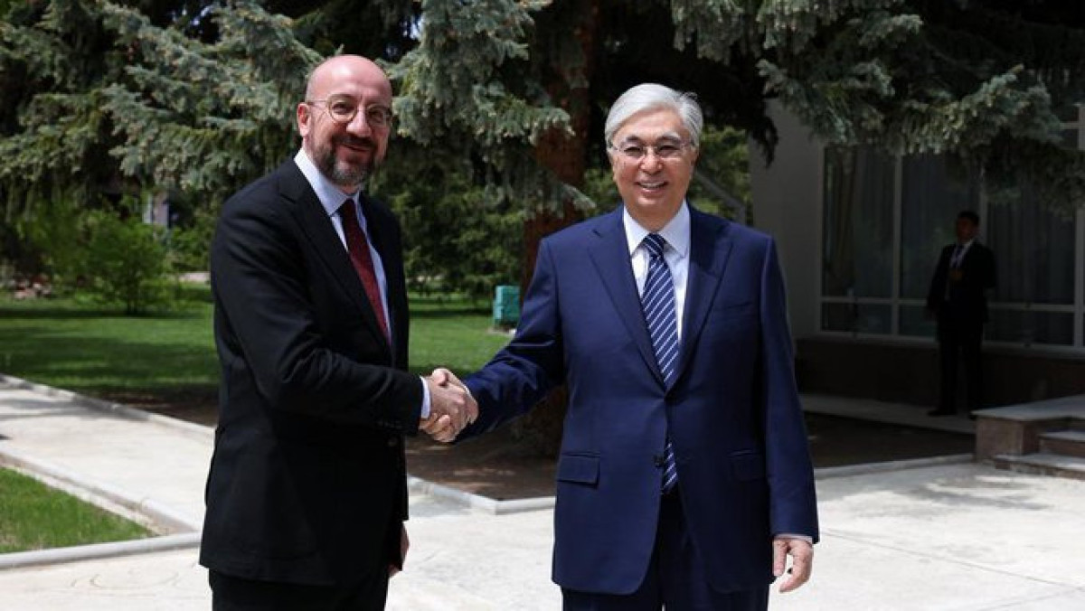 twitter.com/CharlesMichel