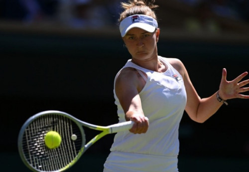 Фотография к новости: Названа официальная причина снятия Рыбакиной с "Ролан Гаррос"-2023