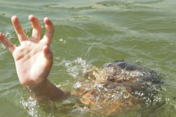 Фотография к новости: Купалась с одноклассниками: 15-летняя школьница утонула в Карагандинской области