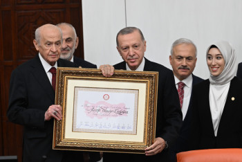 Фотография к новости: Эрдоган принял присягу в Анкаре