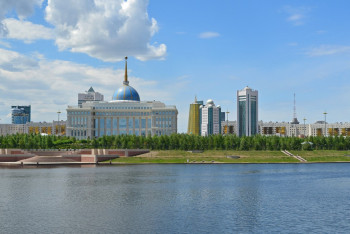 Фотография к новости: Самое длинное лоскутное одеяло сошьют в Астане в честь Дня госсимволов