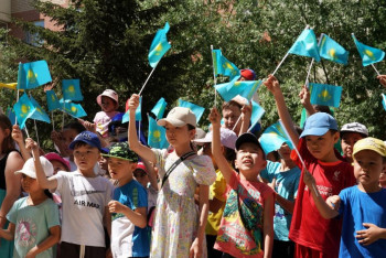 Фотография к новости: Новые дворы открыли ко Дню госсимволов в Астане