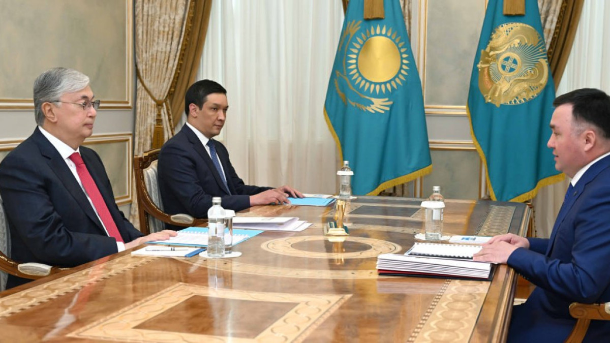 Глава государства поручил усилить защиту прав казахстанцев