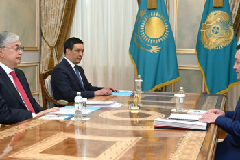 Фотография к новости: Глава государства поручил усилить защиту прав казахстанцев