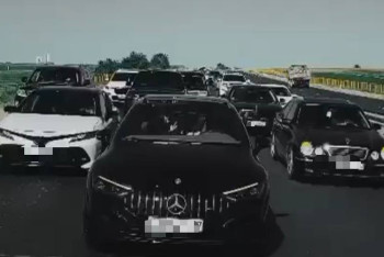 Фотография к новости: Кортеж грубо нарушил ПДД в Шымкенте. Оштрафованы 17 владельцев авто