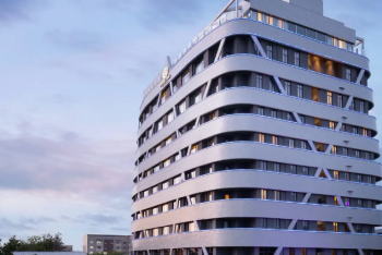 Фотография к новости: Сатыбалды отдал отель Double Tree by Hilton Almaty государству