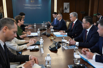 Фотография к новости: Токаев встретился с президентом ЕБРР