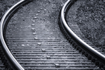 Фотография к новости: Пассажирский поезд сошел с рельсов в Алматы