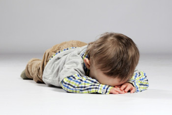 Фотография к новости: Представьте, что ваши дети - иностранцы. Врач о симптомах аутизма и РАС