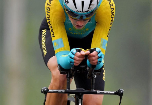 Фотография к новости: Евгений Фёдоров стал чемпионом Азии по велоспорту