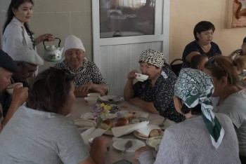 Фотография к новости: В зоне стихийного бедствия: Как живут эвакуированные из посёлка Булак