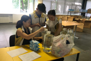 Фотография к новости: Трагедия в области Абай: алматинцы собрали 300 кг гумпомощи