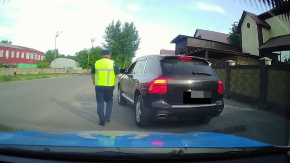 кадр из видео