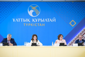 Фотография к новости: Вопросы общественной консолидации обсудили на Национальном курултае