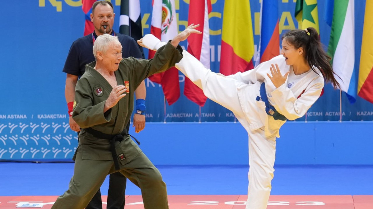 Сразу 13 медалей завоевали казахстанцы в первый день ЧМ по рукопашному бою в Астане