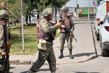 Фотография к новости: МВД: Проведена успешная силовая операция в здании Каspi bank. Захватчик обезврежен