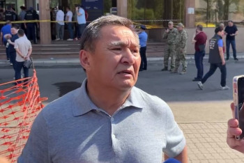 Фотография к новости: Министр внутренних дел рассказал подробности освобождения заложников  из здания Каspi Банка