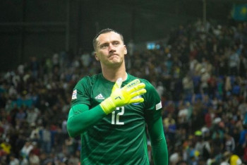 Фотография к новости: УЕФА отметил вратаря сборной Казахстана