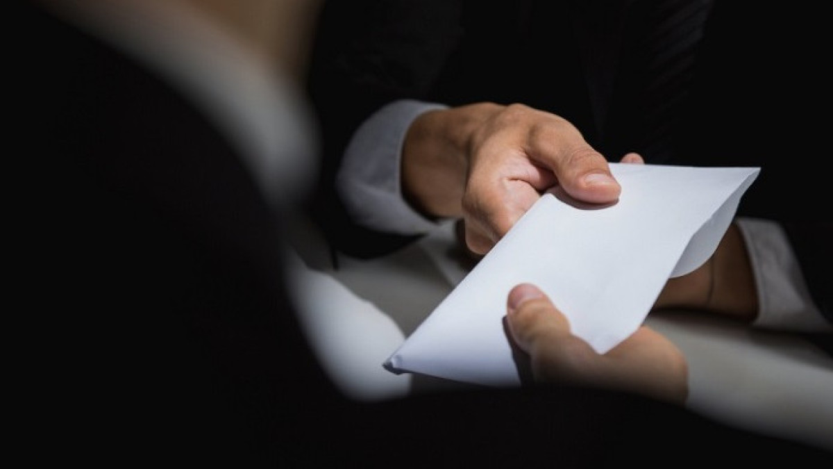 Предприимчивая мошенница обещала трудоустроить в Минобороны за 100 000 долларов