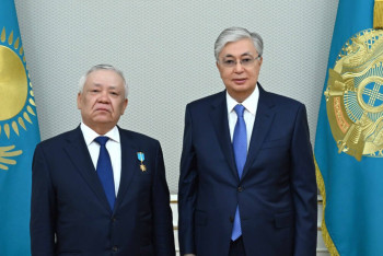 Фотография к новости: Токаев обсудил с генерал-лейтенантом Бакытжаном Ертаевым укрепление Вооруженных сил