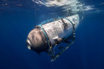 Фотография к новости: Подлодка с туристами и миллиардером пропала в США на экскурсии к "Титанику"