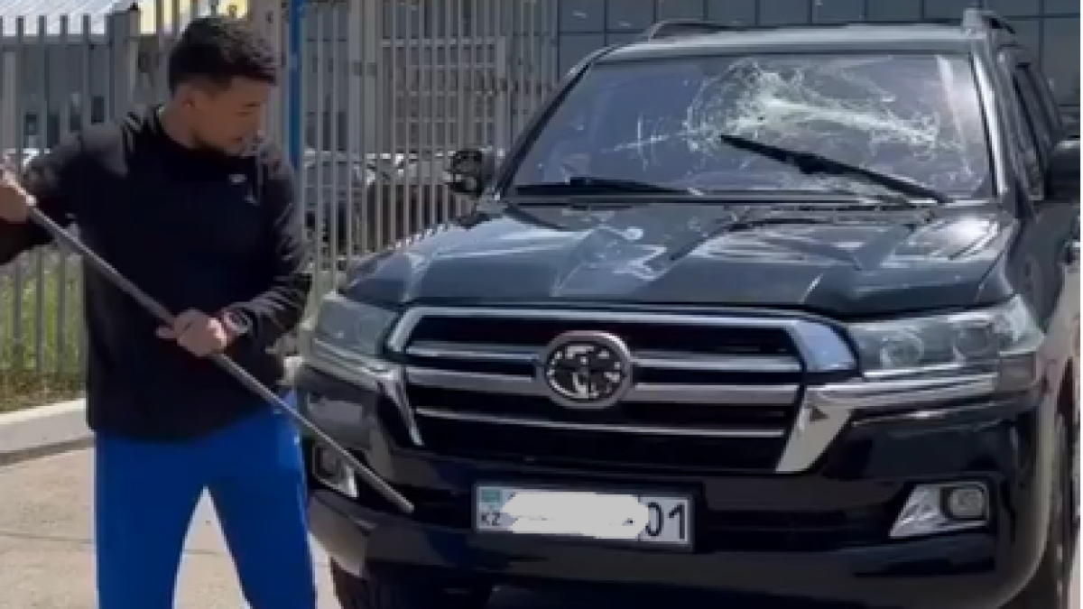 кадр из видео