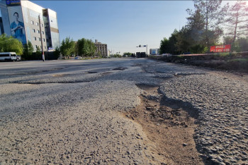Фотография к новости: Миллиарды в асфальт: почему дороги Уральска самые разбитые в стране