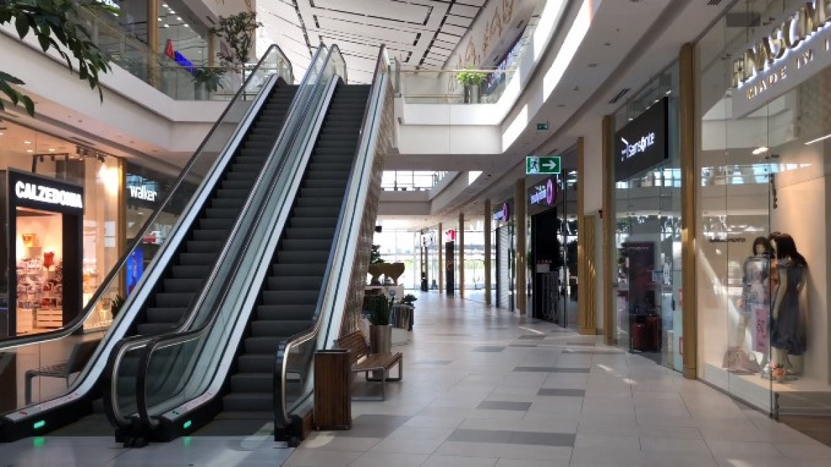 youtube.com/@Traveler_Alma