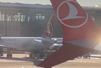 Фотография к новости: Самолёт с казахстанцами столкнулся с пожарной машиной в Стамбуле