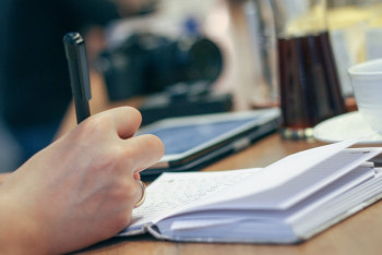 Фотография к новости: Молодёжь, мы ищем таланты: награды для молодых писателей и поэтов