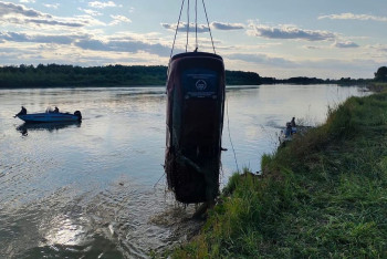 Фотография к новости: На дне Иртыша найден автомобиль с трупом