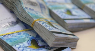 Казахстанцы стали чаще отправлять деньги в Россию